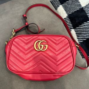 GG Marmont Small Shoulder Bag Red